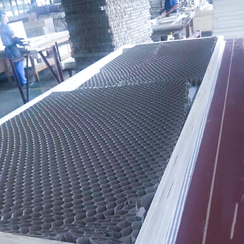 LM135 Tekan Pintu Perekat untuk Majelis Pintu Kayu