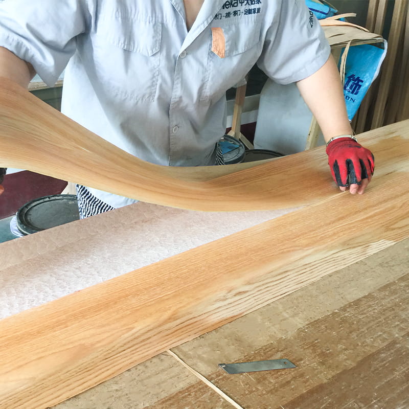 Perekat veneer kayu LM150 yang diterapkan pada mesin
