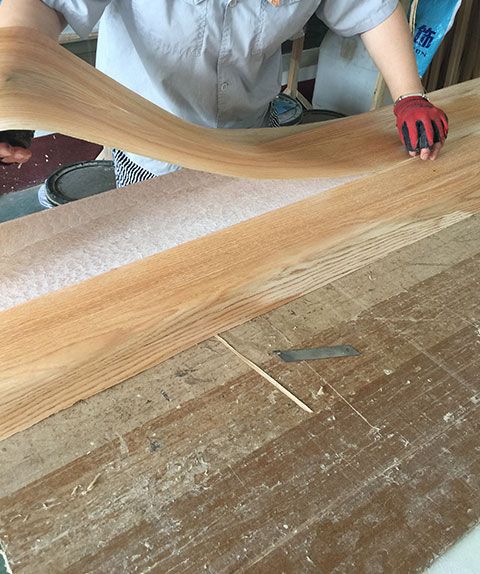 Lem veneer kayu halus