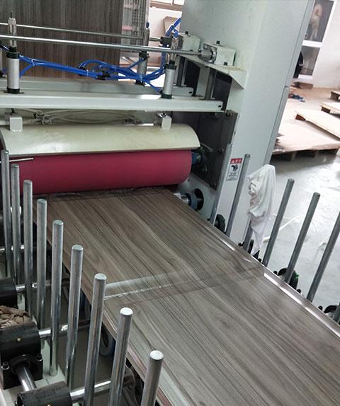 Perekat pelapis PVC berbasis air
